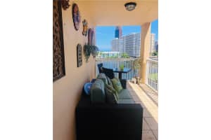 121 Golden Isles Dr APT 607, Hallandale Beach, FL 33009, Sold 03/04/21