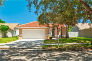 1255 E Lancewood Pl, Delray Beach, FL 33445, Sold 10/23/20
