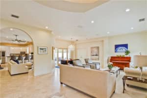 8 Oneida Ln, Sea Ranch Lakes, FL 33308, Sold 11/05/20
