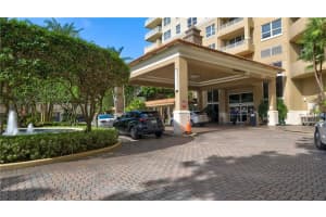 19501 W Country Club Dr, Aventura, FL 33180, Sold 09/27/21