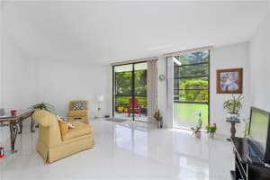 20500 W Country Club Dr, Miami, FL 33180, Sold 10/26/20