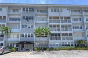 329 SE 3rd St #303t, Hallandale Beach, FL 33009, Sold 03/26/21