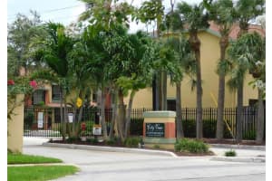 309 City View Dr, Fort Lauderdale, FL 33311, Sold 03/09/21