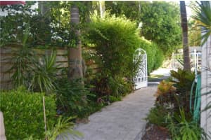 2505 Bay Dr, Pompano Beach, FL 33062, Sold 10/05/20