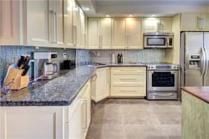 800 E Camino Real, Boca Raton, FL 33432, Sold 11/12/20