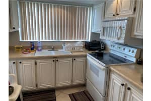 4040 NW 19th St, Lauderhill, FL 33313, Sold 11/06/20
