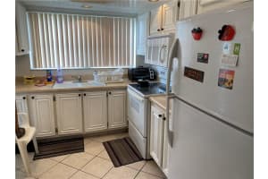 4040 NW 19th St, Lauderhill, FL 33313, Sold 11/06/20
