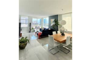 315 NE 3rd Ave, Fort Lauderdale, FL 33301, Sold 01/15/21