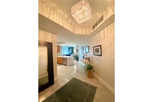315 NE 3rd Ave, Fort Lauderdale, FL 33301, Sold 01/15/21