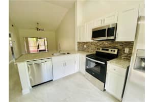 2780 S Oakland Forest Dr, Oakland Park, FL 33309, Sold 11/13/20