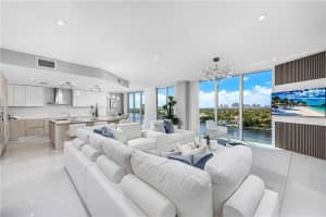 321 N Birch Rd, Fort Lauderdale, FL 33304, Sold 02/04/21