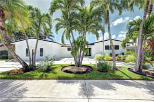 2050 NE 203rd St, Miami, FL 33179, Sold 11/20/20