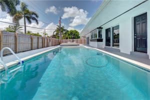 2050 NE 203rd St, Miami, FL 33179, Sold 11/20/20
