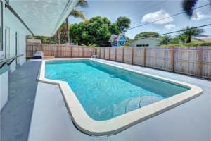 2050 NE 203rd St, Miami, FL 33179, Sold 11/20/20
