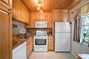 3576 N University Dr, Coral Springs, FL 33065, Sold 10/08/20