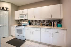 307 Spruce St, Boynton Beach, FL 33426, Sold 11/30/20