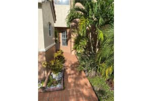 8213 NW 70th St, Tamarac, FL 33321, Sold 12/23/20