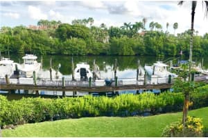 5986 Paradise Point Dr, Palmetto Bay, FL 33157, Sold 01/29/21