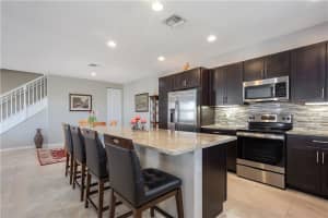 5223 Kingfisher Wy, Davie, FL 33314, Sold 04/09/21