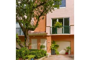 2107 SE 10th Ave, Fort Lauderdale, FL 33316, Sold 11/23/20