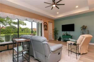 9043 NW 39th St, Coral Springs, FL 33065, Sold 11/03/20
