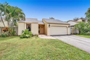 569 Goldenwood Way, Wellington, FL 33414, Sold 10/20/20