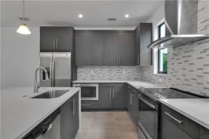 625 NE 22nd Dr, Wilton Manors, FL 33305, Sold 03/30/21