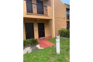292 SW 83rd Way, Pembroke Pines, FL 33025, Sold 11/03/20