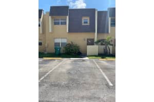 5852 Blueberry Ct, Lauderhill, FL 33313, Sold 02/18/21