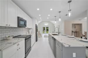 302 Sunset Rd, West Palm Beach, FL 33401, Sold 02/17/21