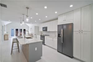 302 Sunset Rd, West Palm Beach, FL 33401, Sold 02/17/21