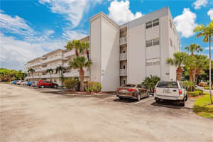 608 NE 2nd St, Dania Beach, FL 33004, Sold 01/25/21