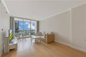 350 SE 2nd St, Fort Lauderdale, FL 33301, Sold 04/23/21