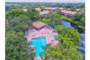 9010 Vineyard Lake Dr, Plantation, FL 33324, Sold 10/30/20