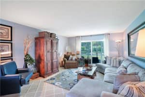 700 Layne Blvd, Hallandale Beach, FL 33009, Sold 01/06/21