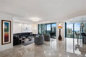 333 Las Olas Way, Fort Lauderdale, FL 33301, Sold 04/23/21