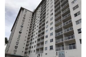 400 Kings Point Dr, Sunny Isles Beach, FL 33160, Sold 05/19/22