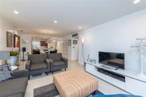 801 W Oakland Park Blvd, Oakland Park, FL 33311, Sold 12/08/20