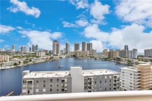 437 Golden Isles Dr #15i, Hallandale Beach, FL 33009, Sold 12/08/20