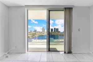437 Golden Isles Dr #15i, Hallandale Beach, FL 33009, Sold 12/08/20