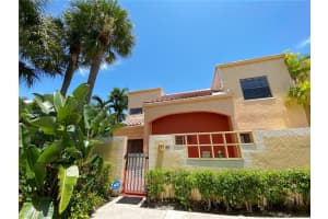 20908 Leeward Ct, Miami, FL 33180, Sold 04/14/21