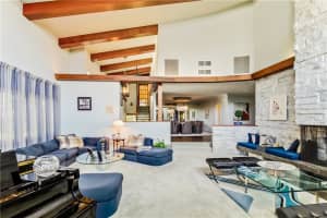 10 Tahoe Ln, Sea Ranch Lakes, FL 33308, Sold 04/26/21