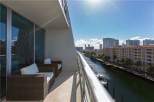 2950 NE 188th St, Miami, FL 33180, Sold 03/15/21
