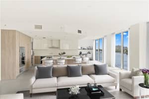 321 N Birch Rd, Fort Lauderdale, FL 33304, Sold 12/04/20