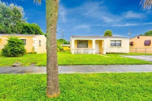 734 SW 3rd Pl, Dania Beach, FL 33004, Sold 05/21/21