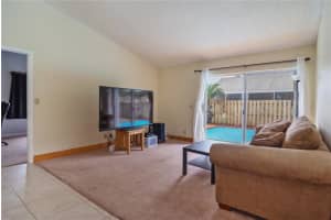 9571 NW 52nd St, Sunrise, FL 33351, Sold 11/02/20
