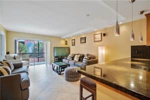 660 Tennis Club Dr, Fort Lauderdale, FL 33311, Sold 11/20/20