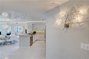 2821 N Ocean Blvd, Fort Lauderdale, FL 33308, Sold 12/28/20