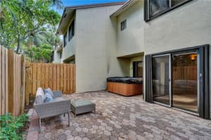 339 City View Dr, Fort Lauderdale, FL 33311, Sold 11/23/20