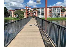 5935 Del Lago Cir, Sunrise, FL 33313, Sold 12/30/20